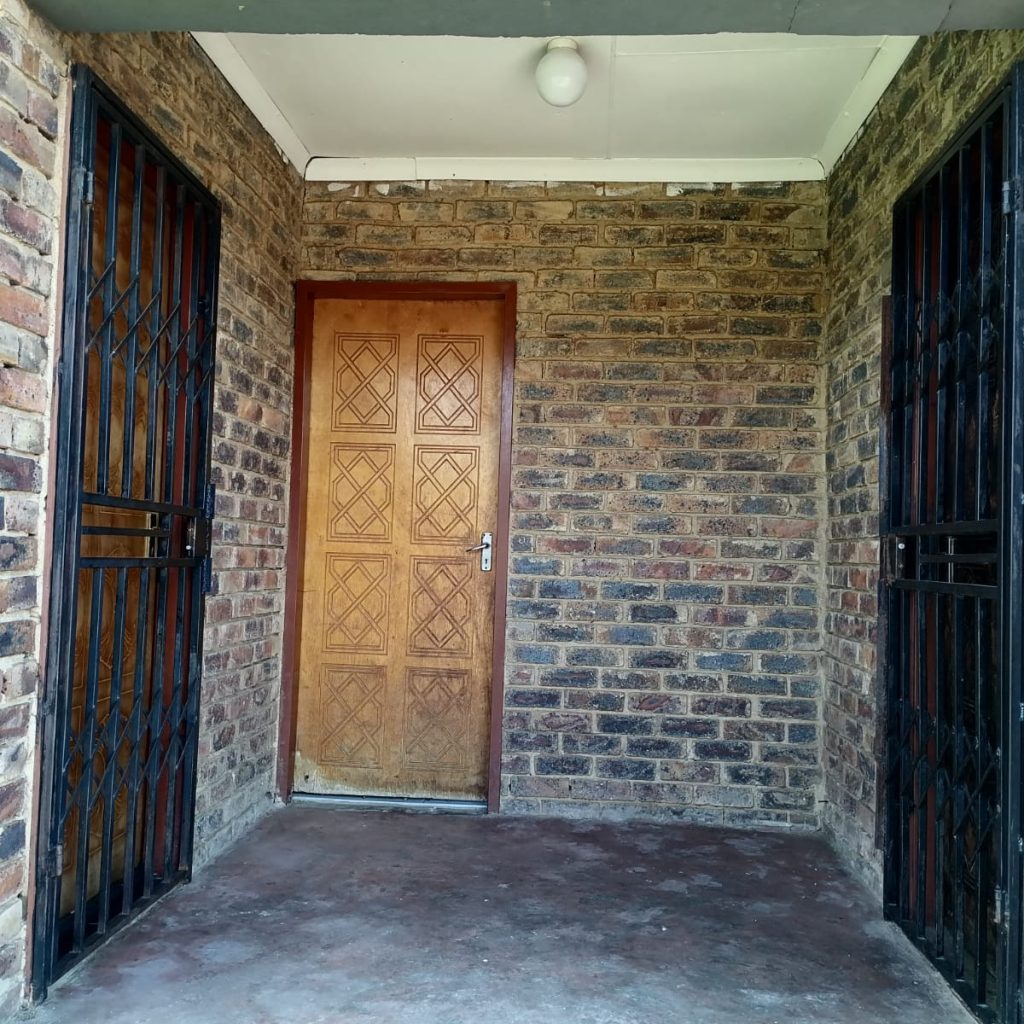 Lovely 3 Bedroom House for Sale in Norkem. 1000253597