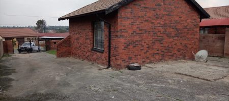1000285048