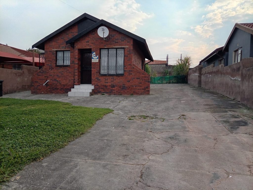 Charming 2-Bedroom House for Sale Norkem Park 1000285051