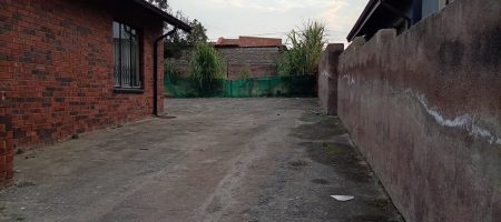 1000285052