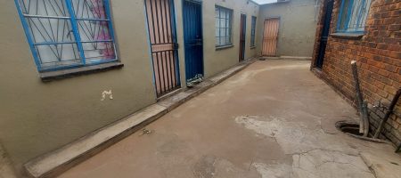 INVESTMENT PROPERTY WITH 9 RENTAL ROOMS at Tembisa 1000322497