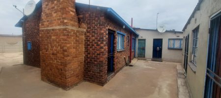 INVESTMENT PROPERTY WITH 9 RENTAL ROOMS at Tembisa 1000322503