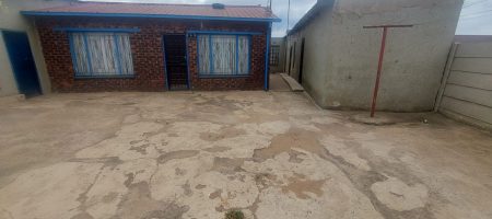 INVESTMENT PROPERTY WITH 9 RENTAL ROOMS at Tembisa 1000322512