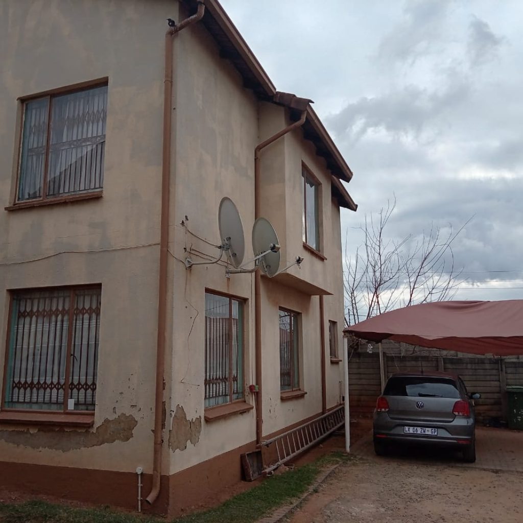 3 BEDROOM HOME – CLAYVILLE, OLIVIA GARDENS 1000322594