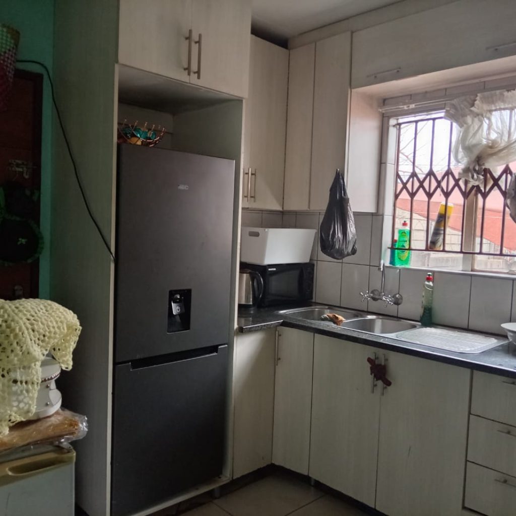 3 BEDROOM HOME – CLAYVILLE, OLIVIA GARDENS 1000322636