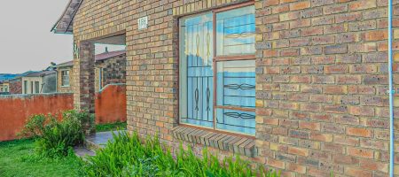 3 BEDROOM HOME WITH RENTAL INCOME POTENTIAL Tembisa 1000323007