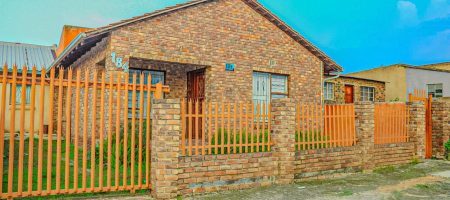 3 BEDROOM HOME WITH RENTAL INCOME POTENTIAL Tembisa 1000323008