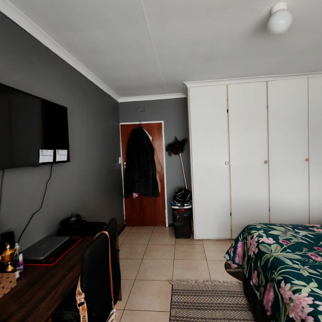 Pristine Double-Storey Duplex For Sale – R890,000 1000329145 copy