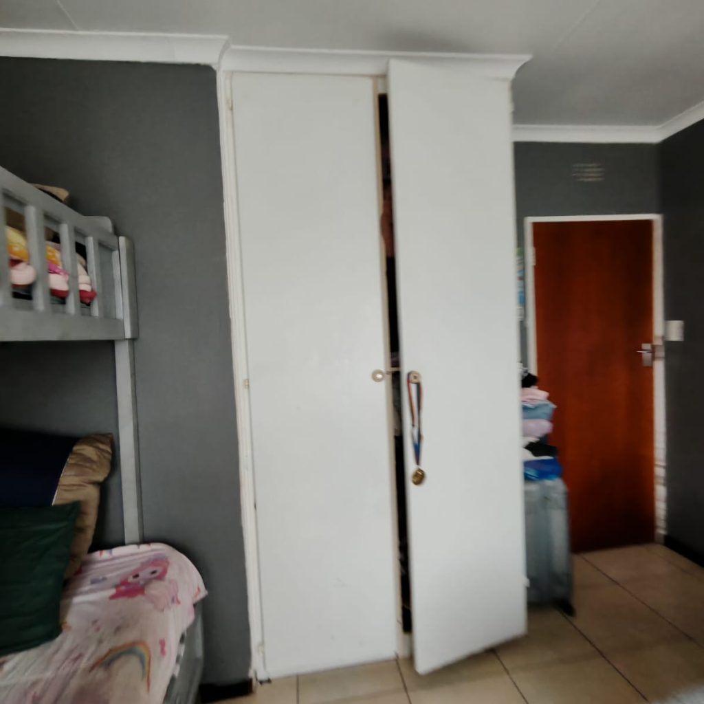 Pristine Double-Storey Duplex For Sale – R890,000 1000329150 copy