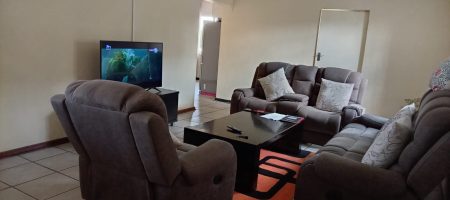 Spacious 4-Bedroom Family Home with Pool 1000331982