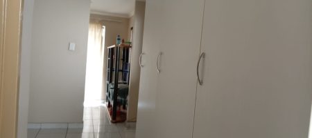 Spacious 4-Bedroom Family Home with Pool 1000331997