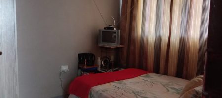 Spacious 4-Bedroom Family Home with Pool 1000332016