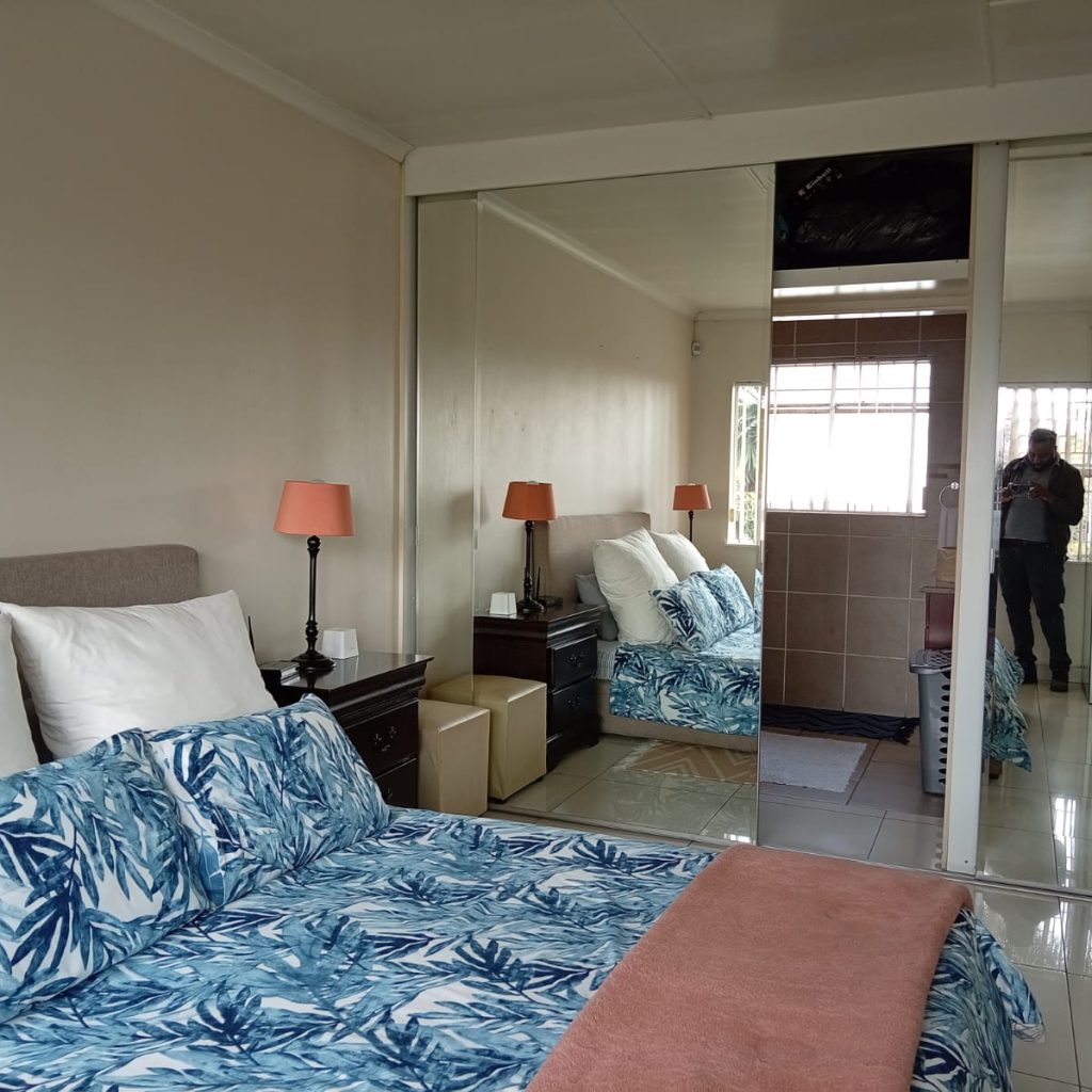 Spacious 4-Bedroom Family Home with Pool 1000332026 copy