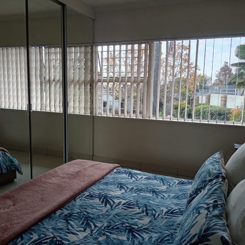 Spacious 4-Bedroom Family Home with Pool 1000332029