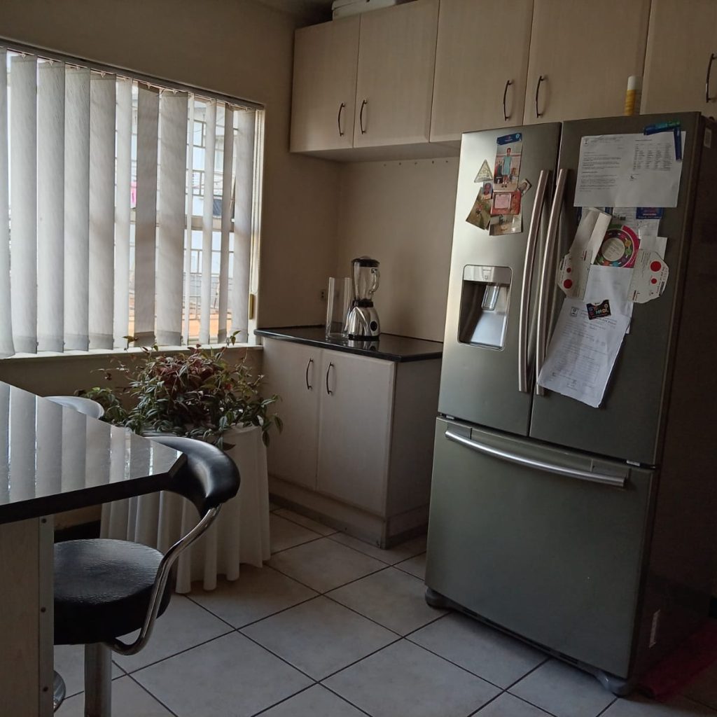 Spacious 4-Bedroom Family Home with Pool 1000332032 copy