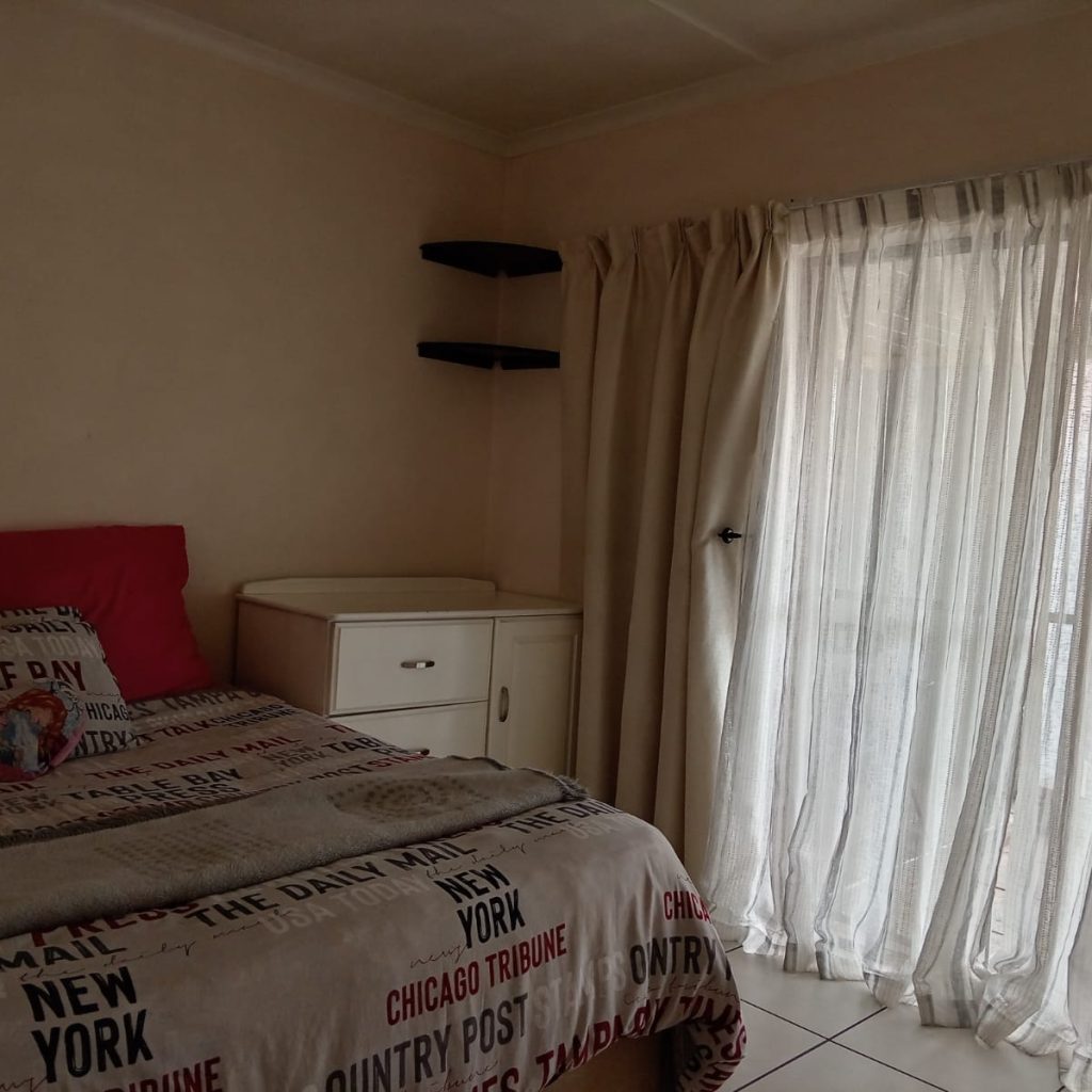 Spacious 4-Bedroom Family Home with Pool 1000332035 copy