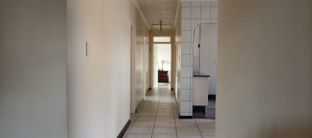 Spacious 4-Bedroom Family Home with Pool 1000332042