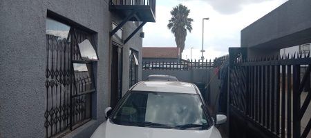 UPSTAIRS INVESTMENT PROPERTY |TEMBISA 1000336223