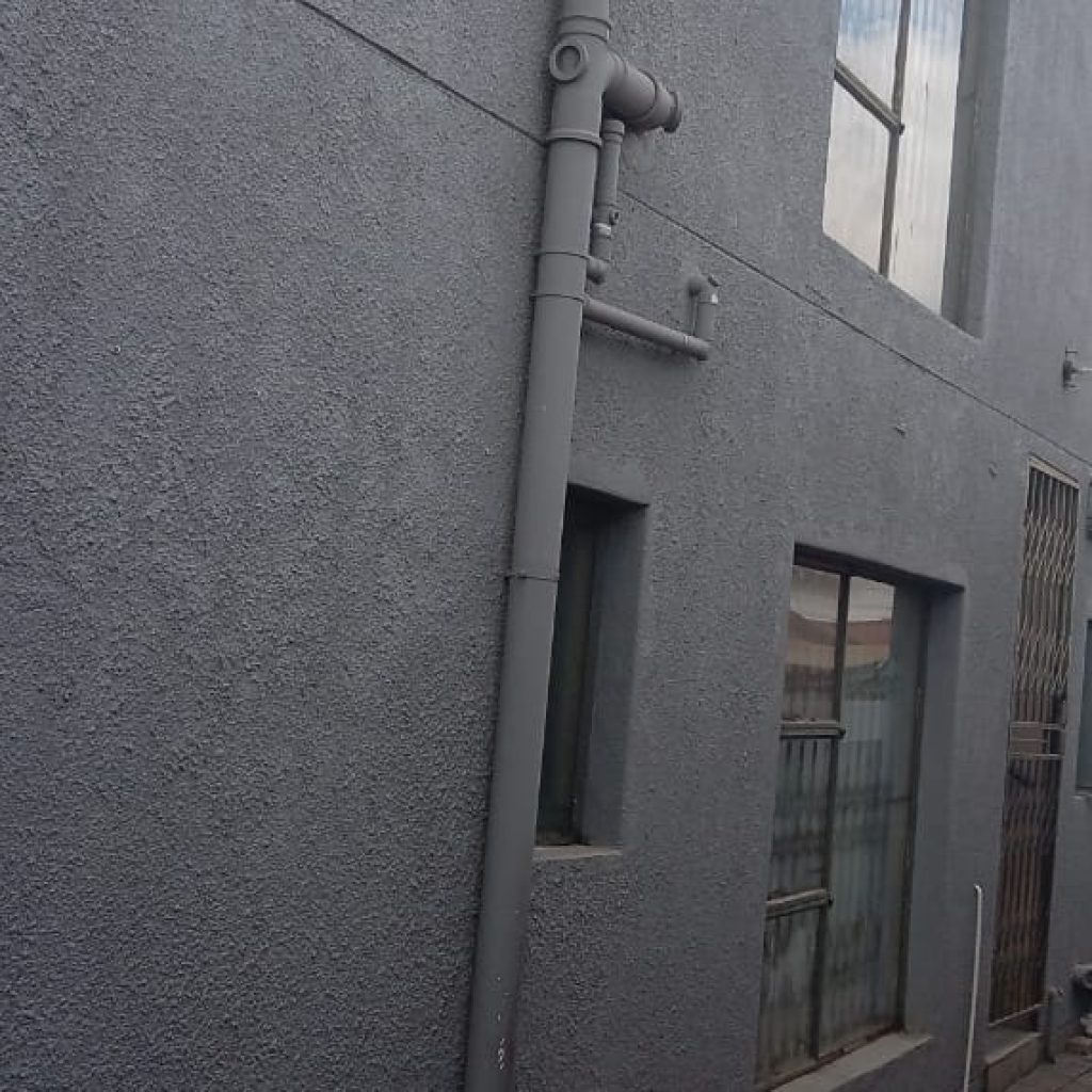 UPSTAIRS INVESTMENT PROPERTY |TEMBISA 1000336226