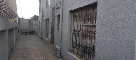 UPSTAIRS INVESTMENT PROPERTY |TEMBISA 1000336228
