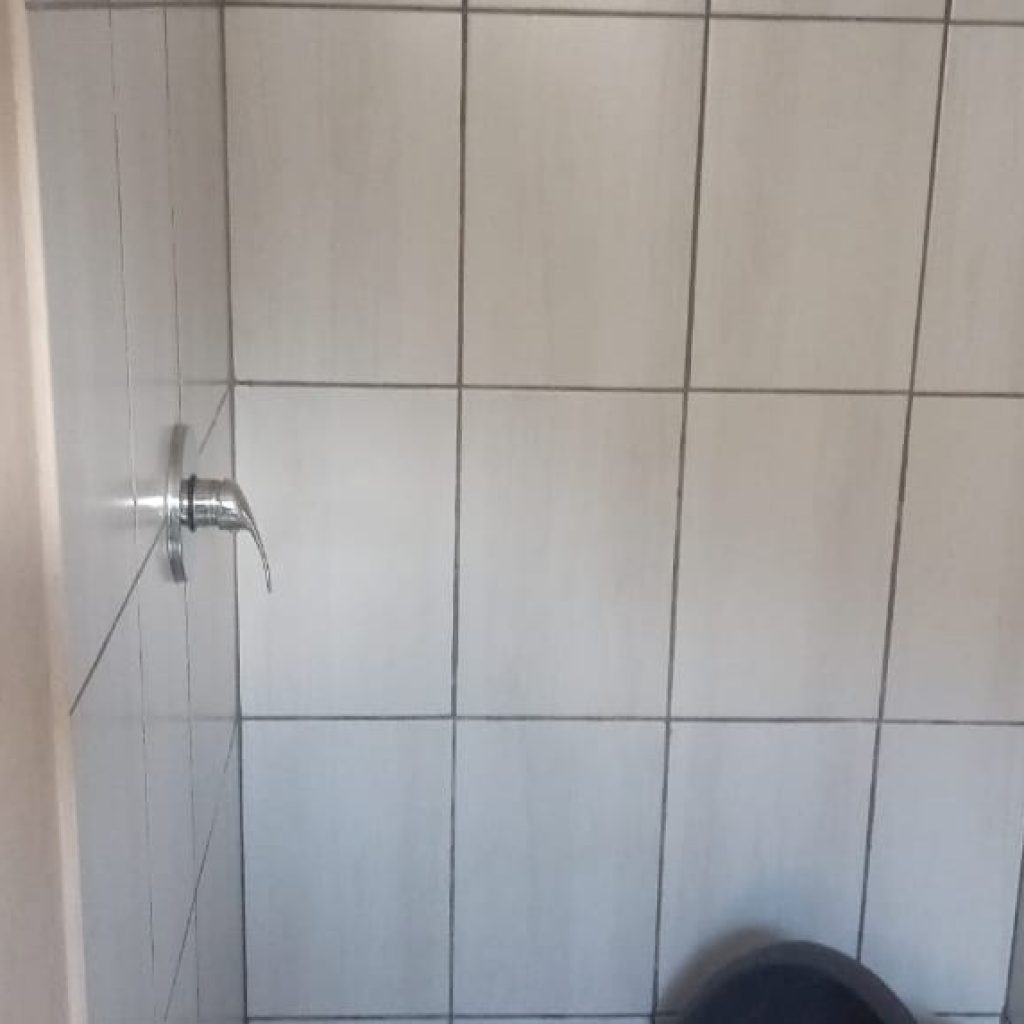 UPSTAIRS INVESTMENT PROPERTY |TEMBISA 1000336230