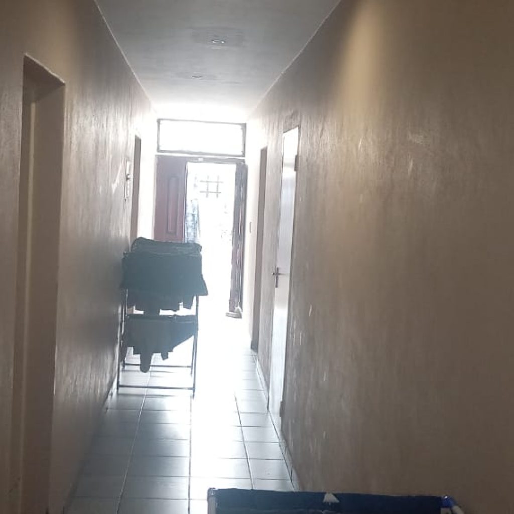 UPSTAIRS INVESTMENT PROPERTY |TEMBISA 1000336237