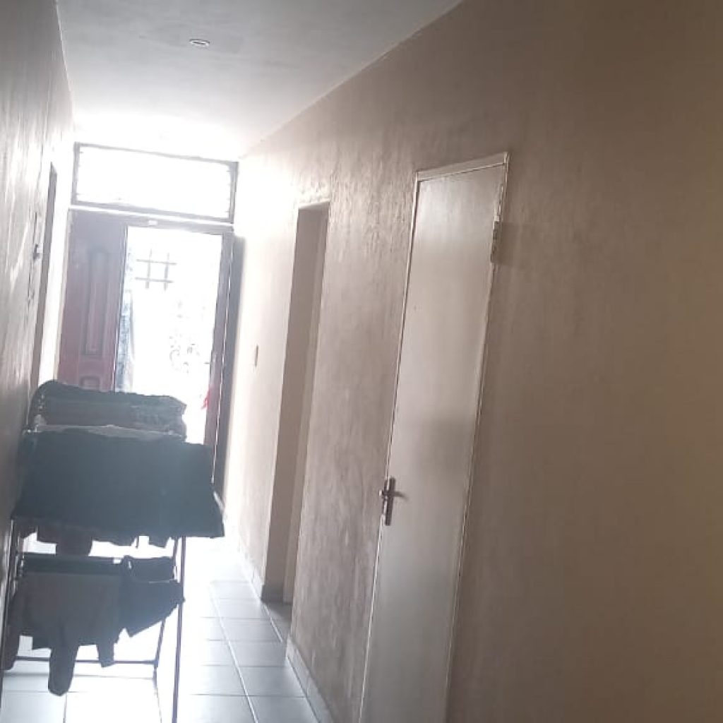 UPSTAIRS INVESTMENT PROPERTY |TEMBISA 1000336238
