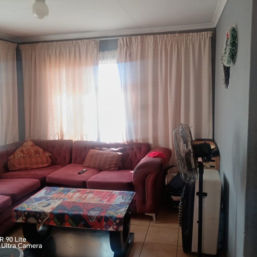 3-BEDROOM HOUSE FOR SALE | DAWN PARK 1000343379
