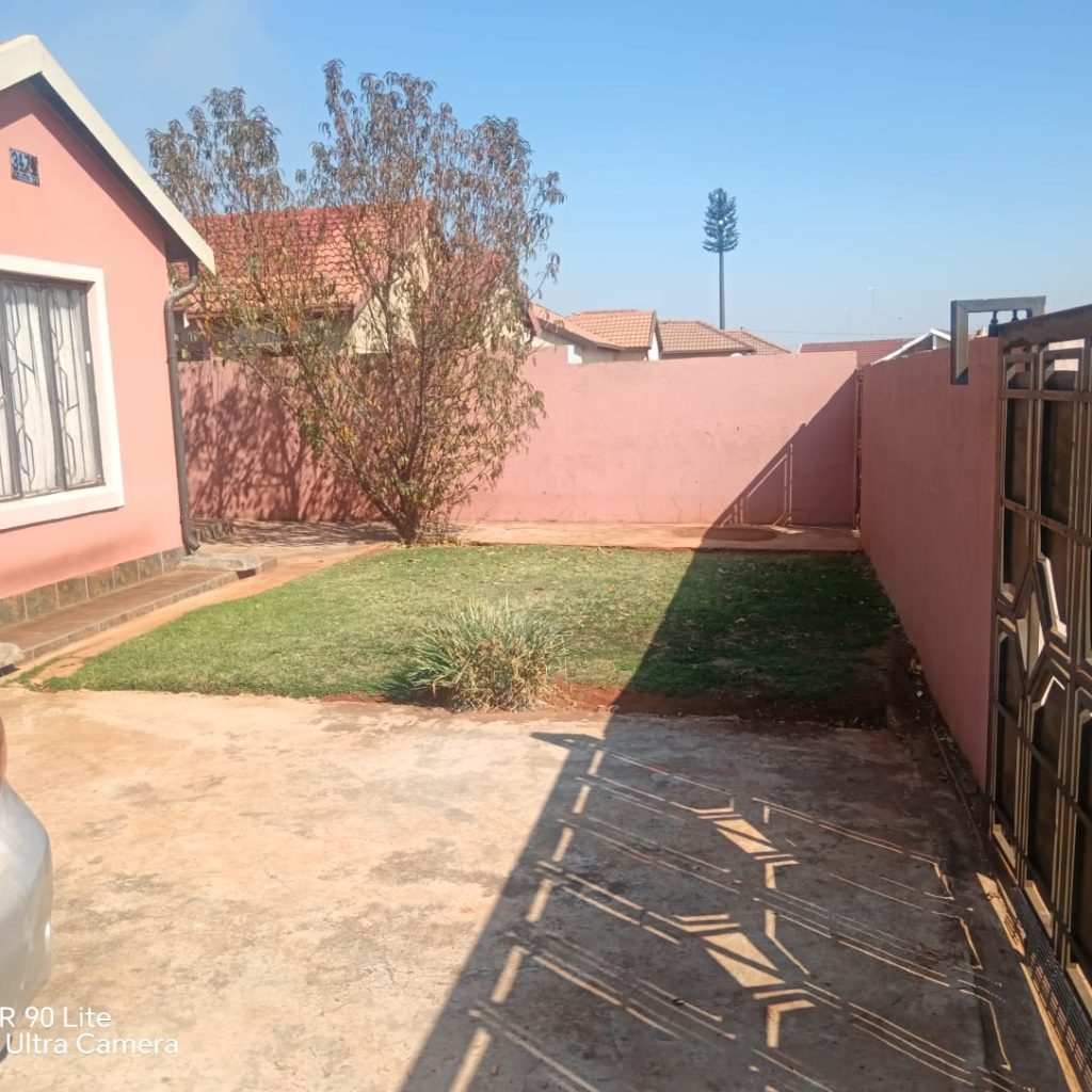 3-BEDROOM HOUSE FOR SALE | DAWN PARK 1000343381