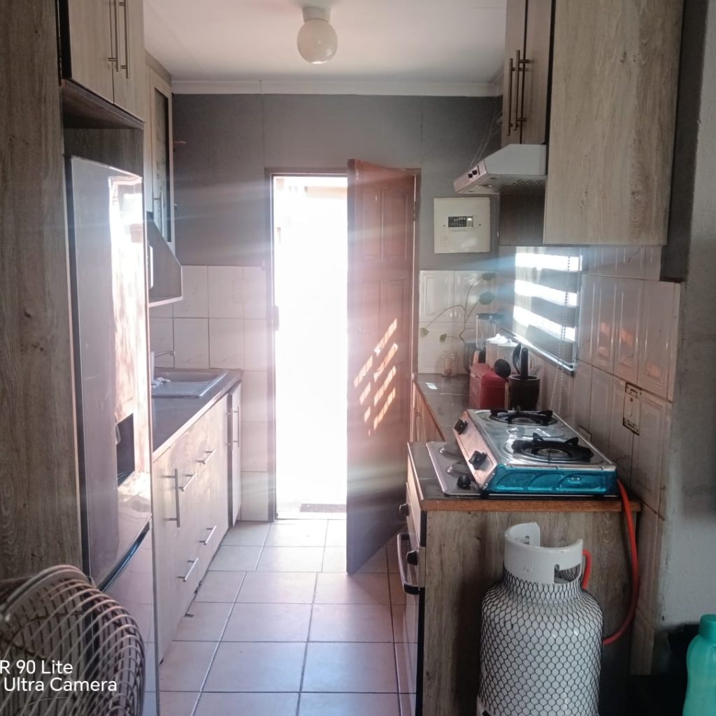 3-BEDROOM HOUSE FOR SALE | DAWN PARK 1000343389
