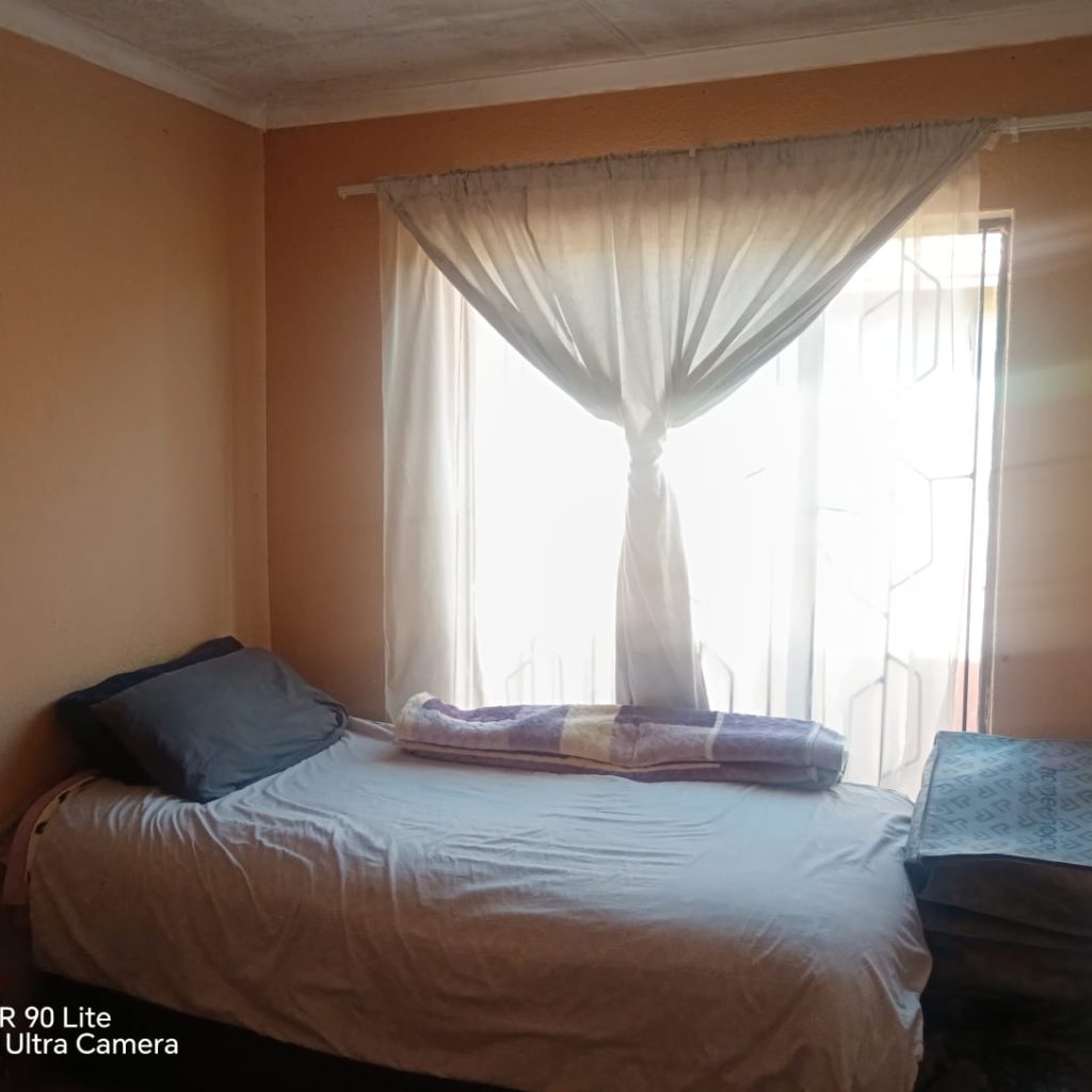 3-BEDROOM HOUSE FOR SALE | DAWN PARK 1000343390