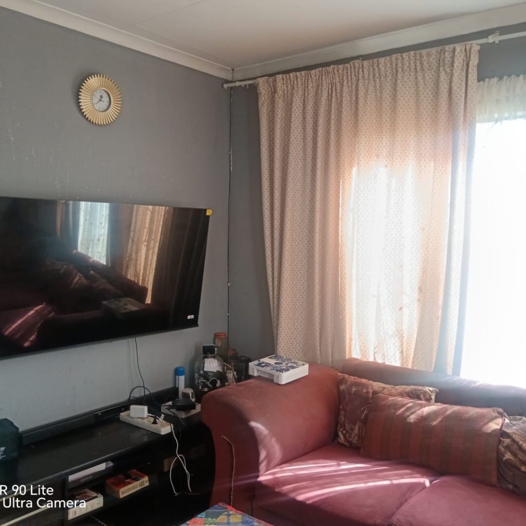 3-BEDROOM HOUSE FOR SALE | DAWN PARK 1000343391