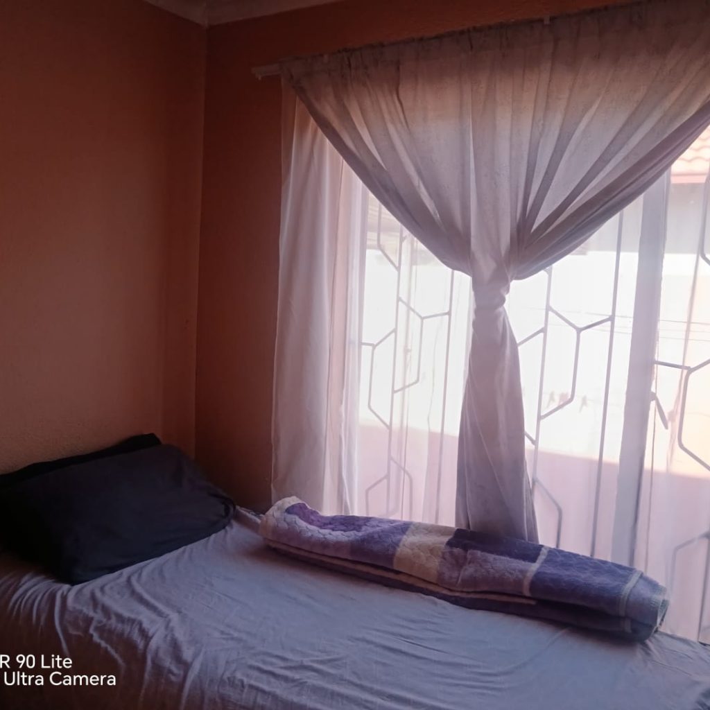 3-BEDROOM HOUSE FOR SALE | DAWN PARK 1000343394