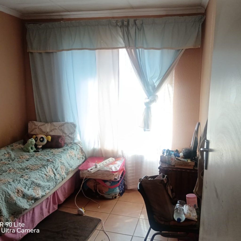 3-BEDROOM HOUSE FOR SALE | DAWN PARK 1000343395