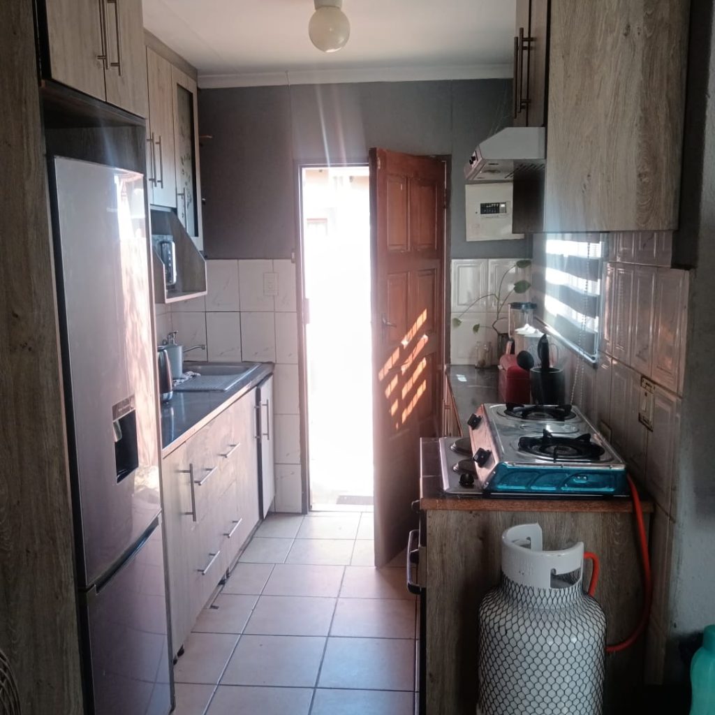 3-BEDROOM HOUSE FOR SALE | DAWN PARK 1000343398