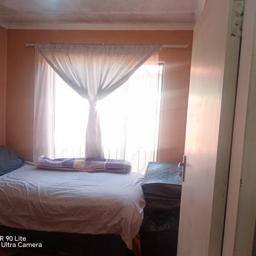 3-BEDROOM HOUSE FOR SALE | DAWN PARK 1000343399