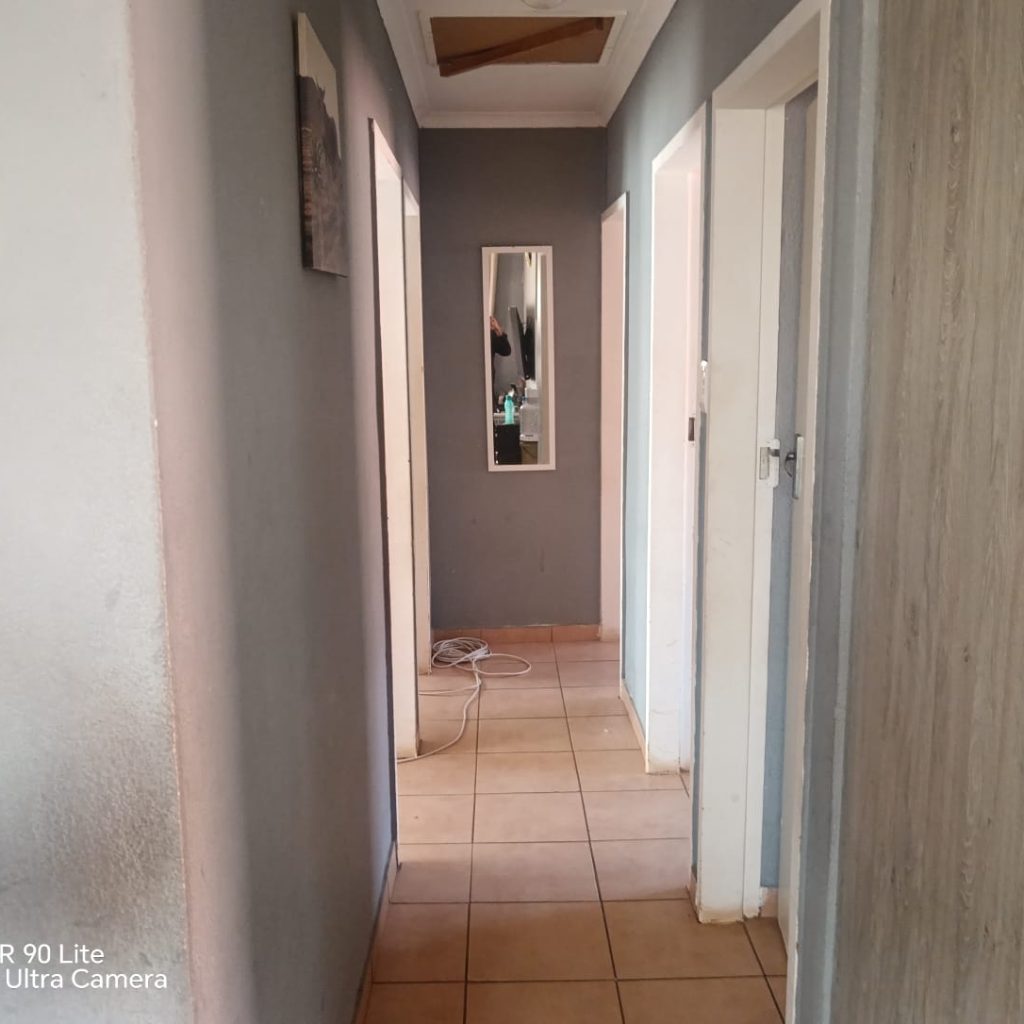 3-BEDROOM HOUSE FOR SALE | DAWN PARK 1000343400