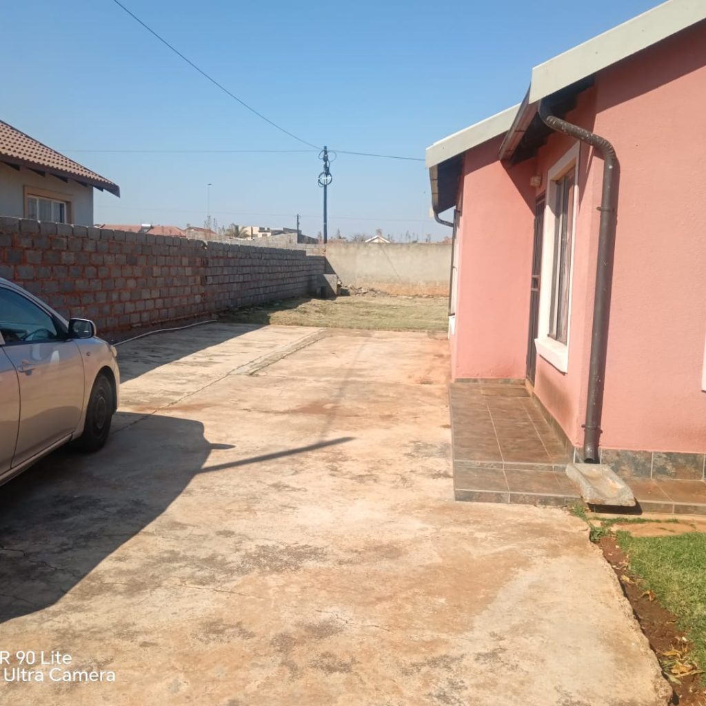 3-BEDROOM HOUSE FOR SALE | DAWN PARK 1000343403