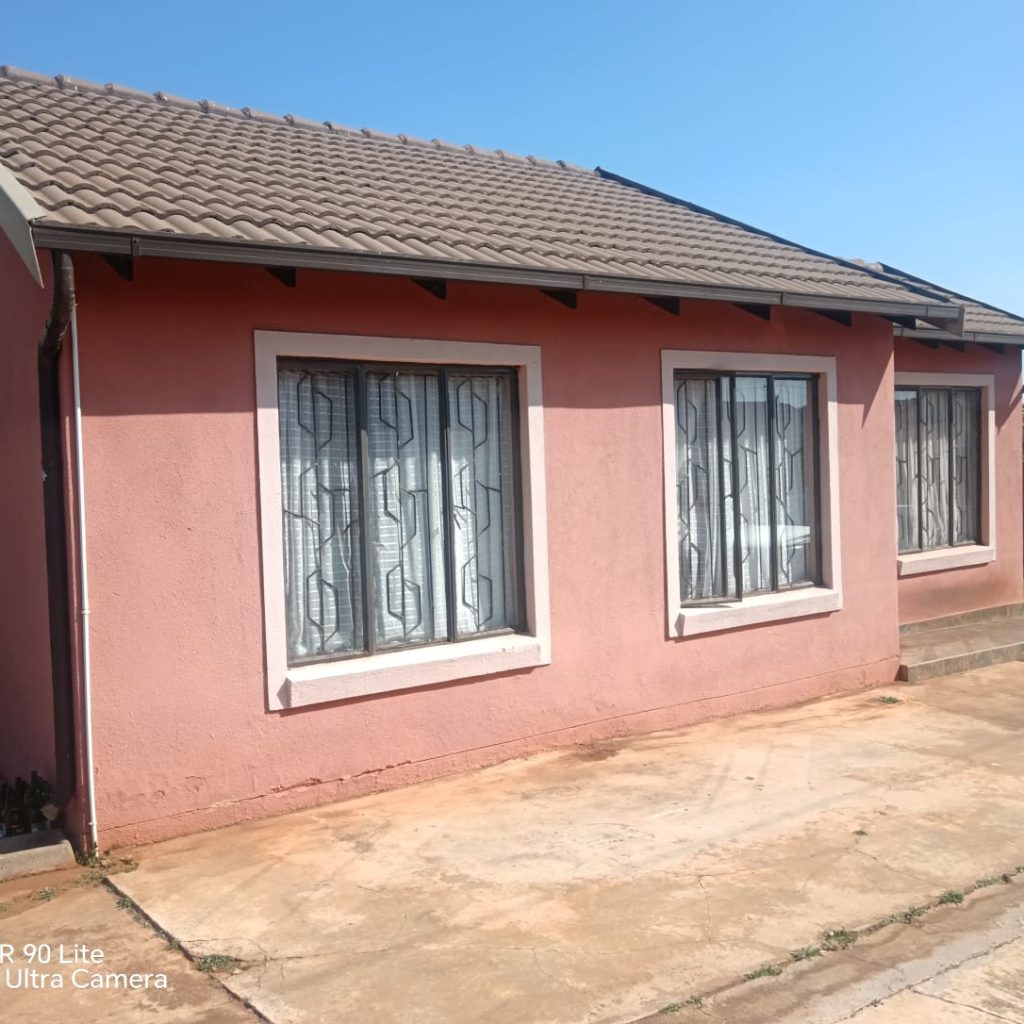 3-BEDROOM HOUSE FOR SALE | DAWN PARK 1000343406