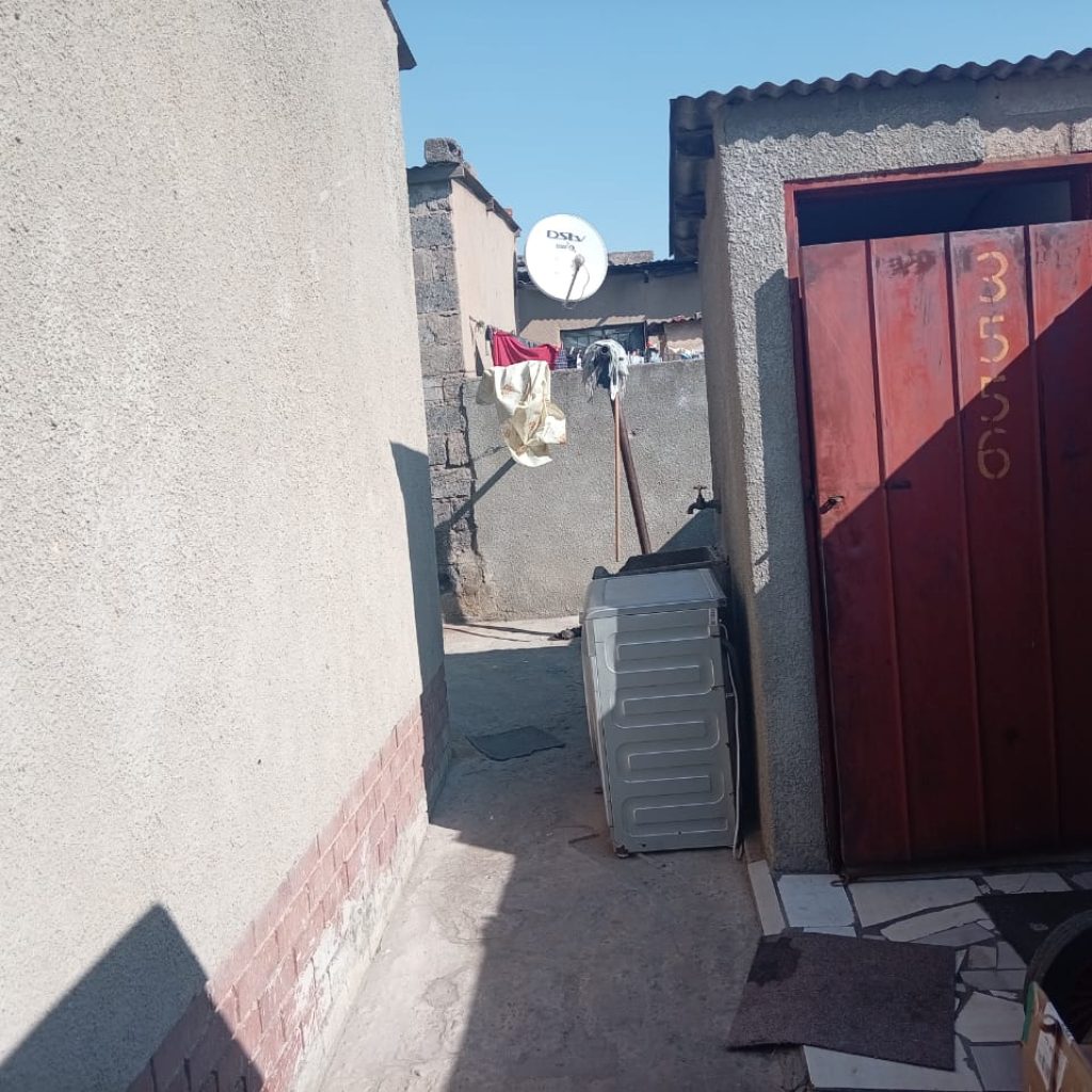 HOUSE WITH RENTAL INCOME POTENTIAL | TEMBISA 1000345067