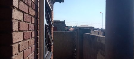 HOUSE WITH RENTAL INCOME POTENTIAL | TEMBISA 1000345081