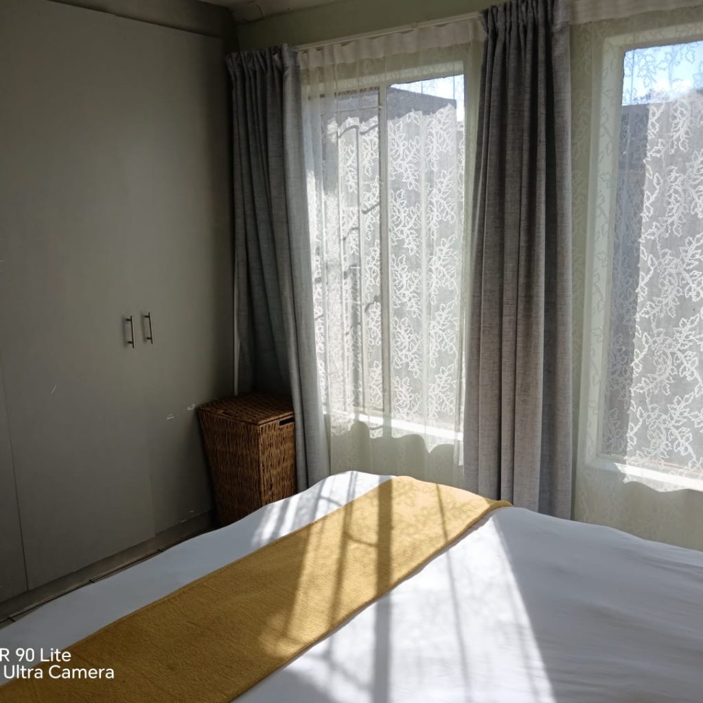 BEAUTIFUL 2-BEDROOM HOUSE FOR SALE | ESTHER PARK, KEMPTON PARK 1000349794