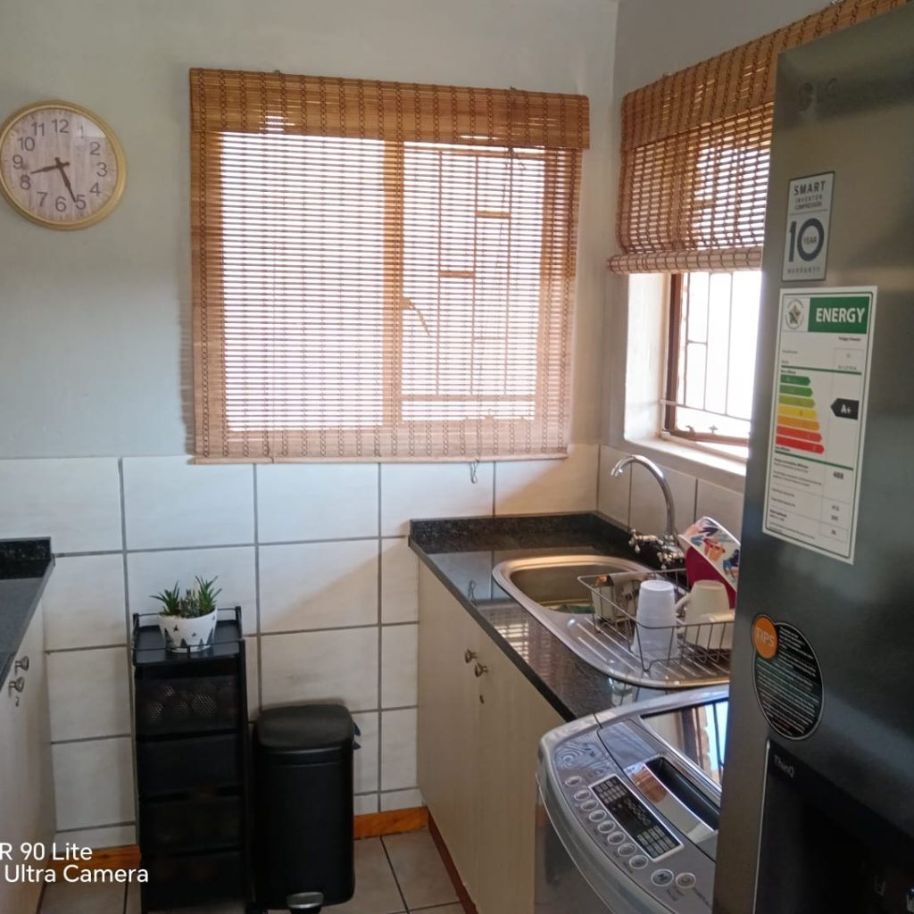 BEAUTIFUL 2-BEDROOM HOUSE FOR SALE | ESTHER PARK, KEMPTON PARK 1000349820