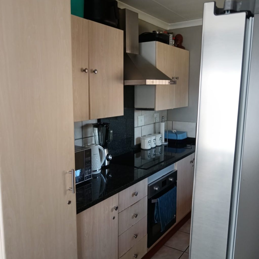 BEAUTIFUL 2-BEDROOM HOUSE FOR SALE | ESTHER PARK, KEMPTON PARK 1000349826