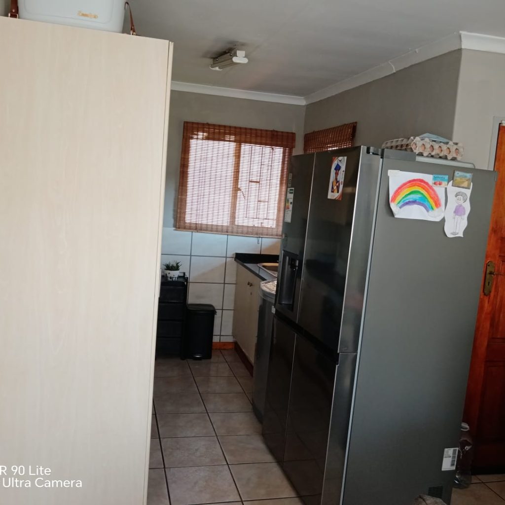 BEAUTIFUL 2-BEDROOM HOUSE FOR SALE | ESTHER PARK, KEMPTON PARK 1000349832