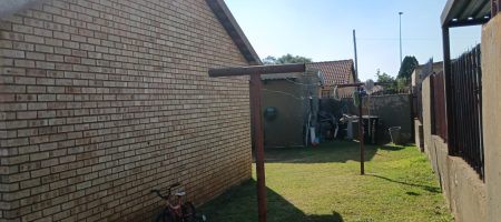 BEAUTIFUL 2-BEDROOM HOUSE FOR SALE | ESTHER PARK, KEMPTON PARK 1000349844