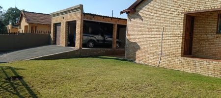 BEAUTIFUL 2-BEDROOM HOUSE FOR SALE | ESTHER PARK, KEMPTON PARK 1000349849