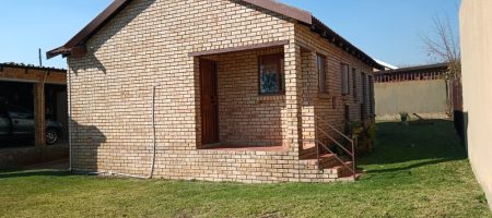 BEAUTIFUL 2-BEDROOM HOUSE FOR SALE | ESTHER PARK, KEMPTON PARK 1000349852