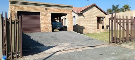 BEAUTIFUL 2-BEDROOM HOUSE FOR SALE | ESTHER PARK, KEMPTON PARK 1000349861