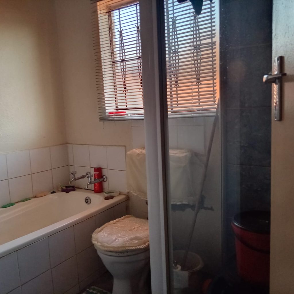 NEAT 3-BEDROOM HOME 1000360709